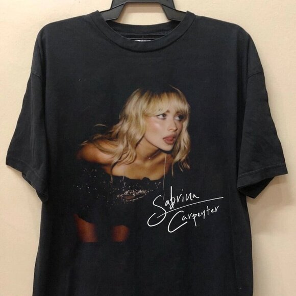 Shannon K Tops - Sabrina Graphic 2024 Carpenter 90s ShirtThe Eras Tour 2024 Tshirt 93
